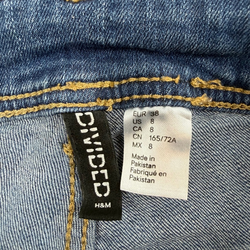 H&M Divided Denim Shorts Women's 8 Blue Distressed Raw Hem Mid Rise 0317106 4 - Picture 2 of 10